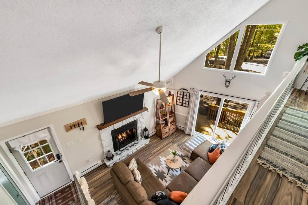 3 Bedroom Pet Friendly, Fireplace, Hot Tub, Near