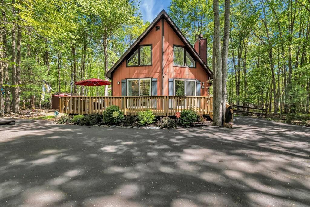 3 Bedroom Pet Friendly, Fireplace, Hot Tub, Near
