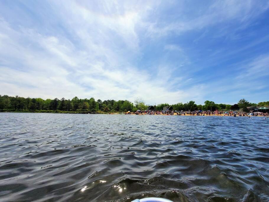 Holiday home 3 Bedroom Pet Friendly, Fireplace, Hot Tub, Near