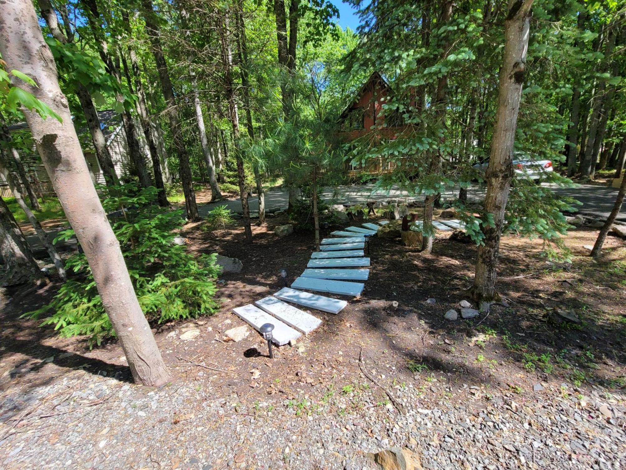 3 Bedroom Pet Friendly, Fireplace, Hot Tub, Near Holiday home *