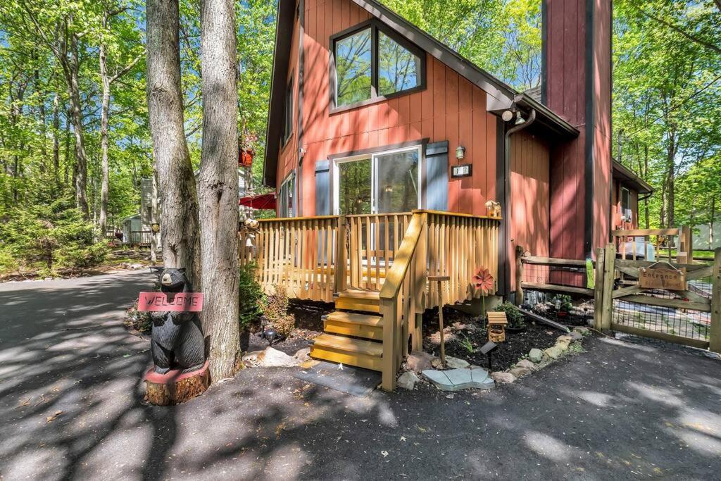 3 Bedroom Pet Friendly, Fireplace, Hot Tub, Near Holiday home